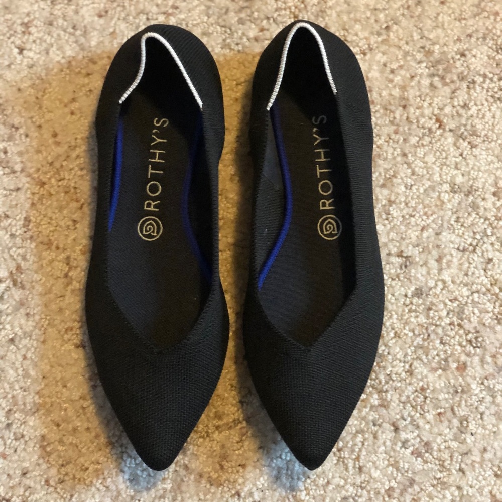 Black pointy toe Rothy’s size 9